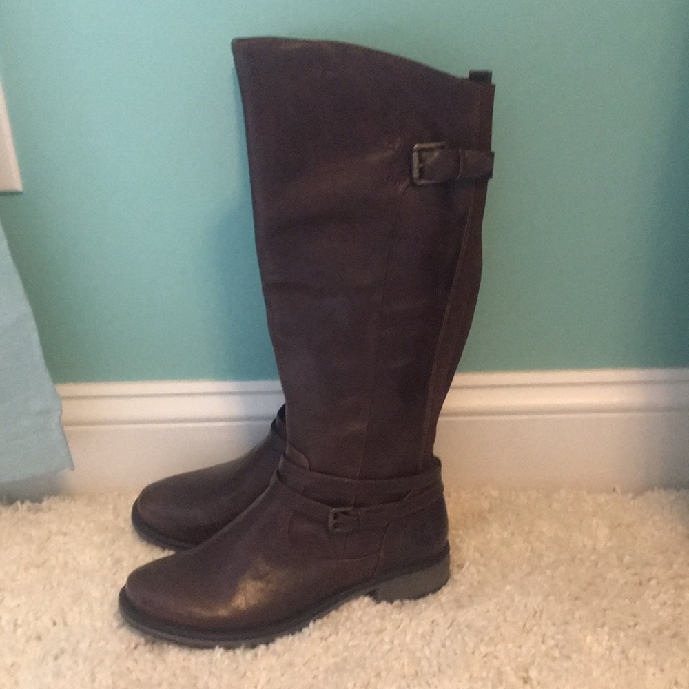 Baretraps brown boots size 8